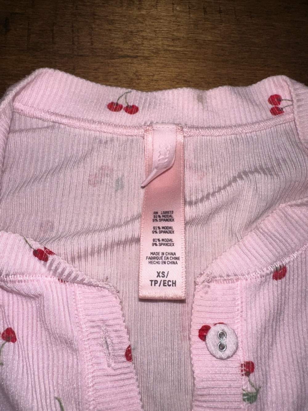SKIMS SOFT LOUNGE LONG SLEEVE HENLEY LIMITED EDITION: CHERRY BLOSSOM PRINT XS - Picture 9 of 12